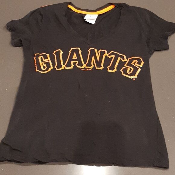 Genuine Merchandise Size M GIANTS Black and Orange Tee - Picture 1 of 5